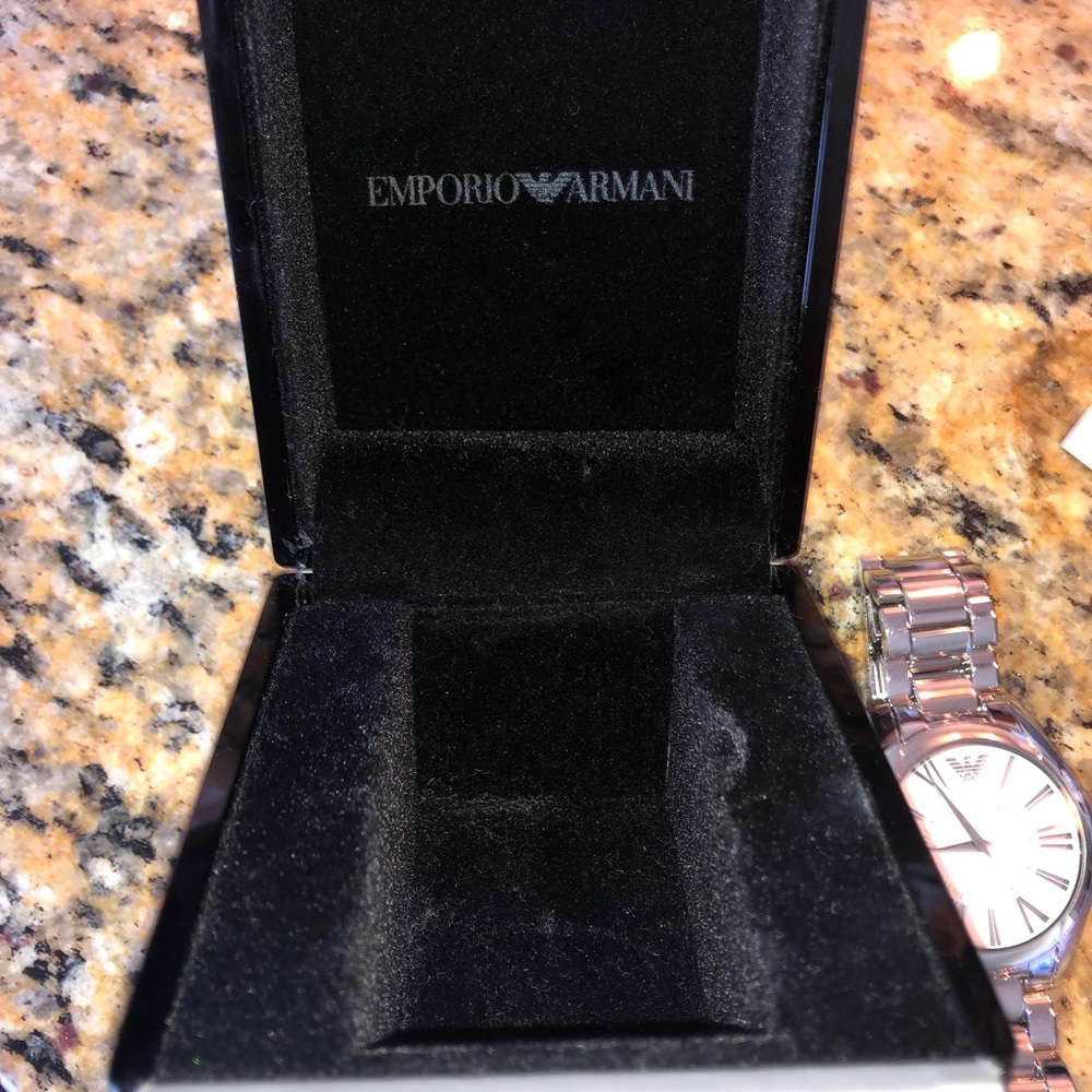 Watch - Picture 3 of 6